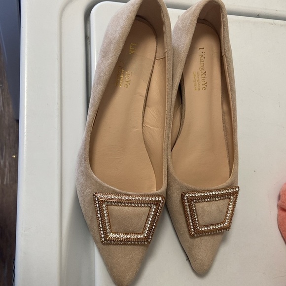 Lilang Shoes LikangxieYe Size 6 buff colored women’s flats pointed toe suede $65 - Picture 8 of 10
